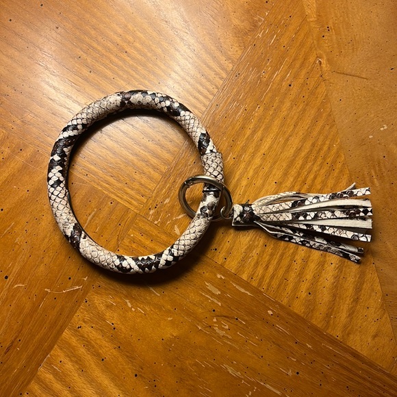 🌵 Snake Print Key Chain NWOT - Picture 1 of 1